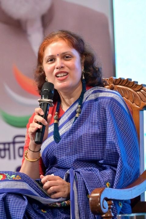 Pallavi Salgaocar speaking at an event.